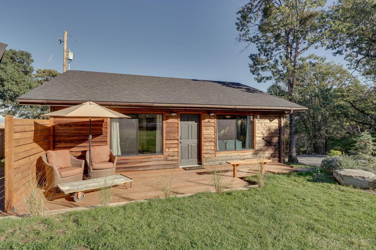 Cozy Central Point Bungalow On Working Winery! エクステリア 写真