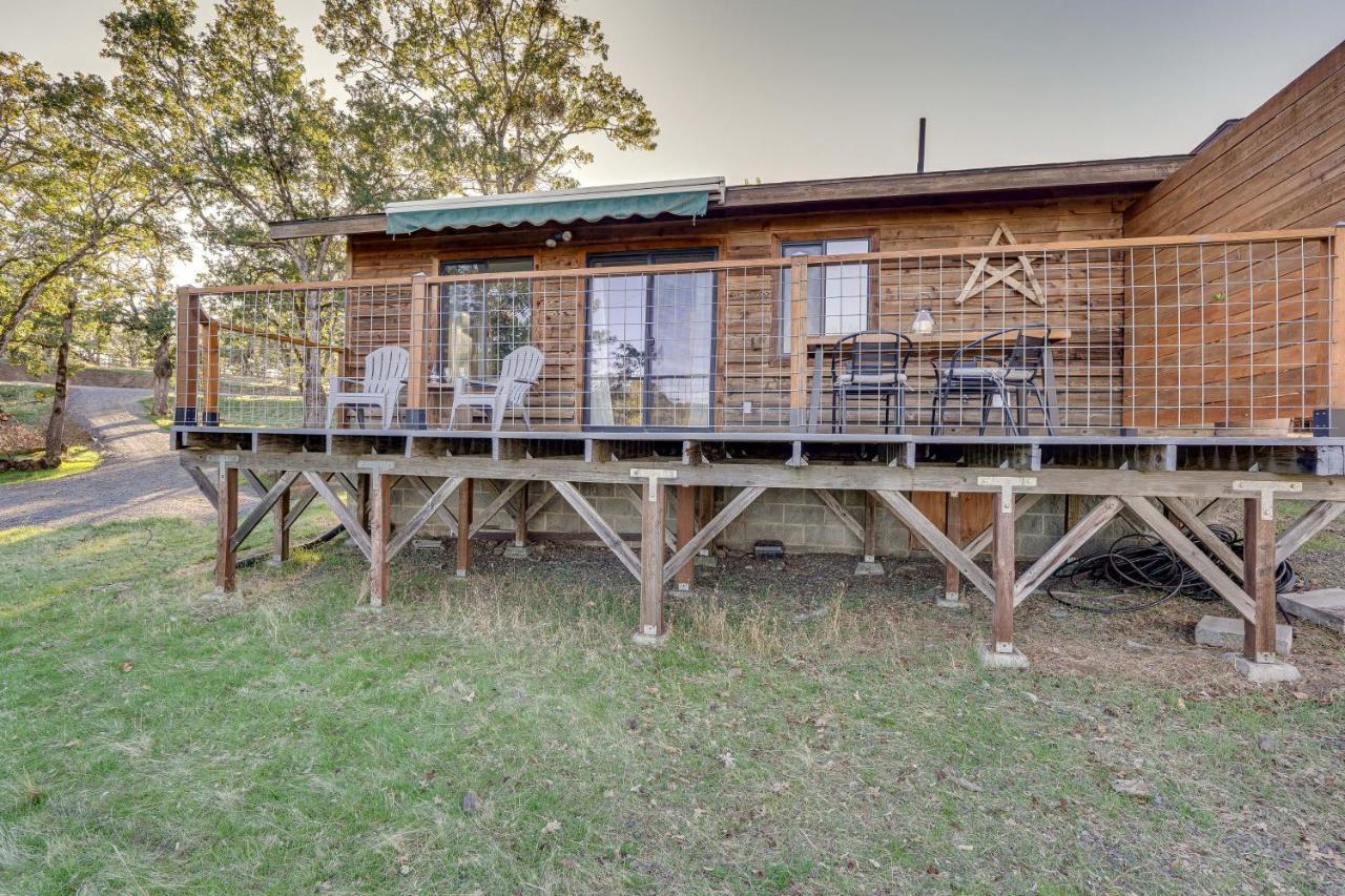 Cozy Central Point Bungalow On Working Winery! エクステリア 写真