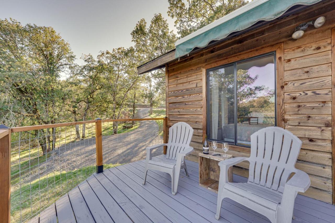 Cozy Central Point Bungalow On Working Winery! エクステリア 写真